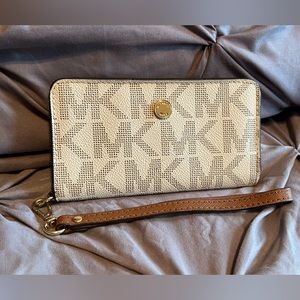 Michael Kors wallet